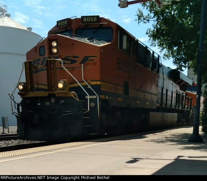 BNSF 8058